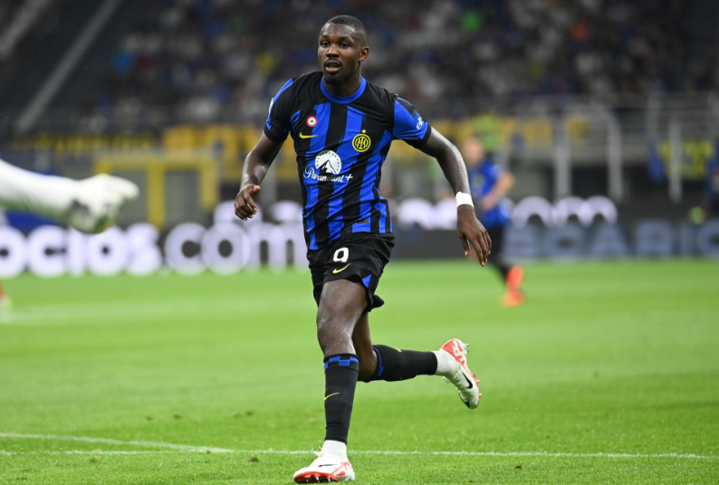 光聚焦在了 光聚焦在了