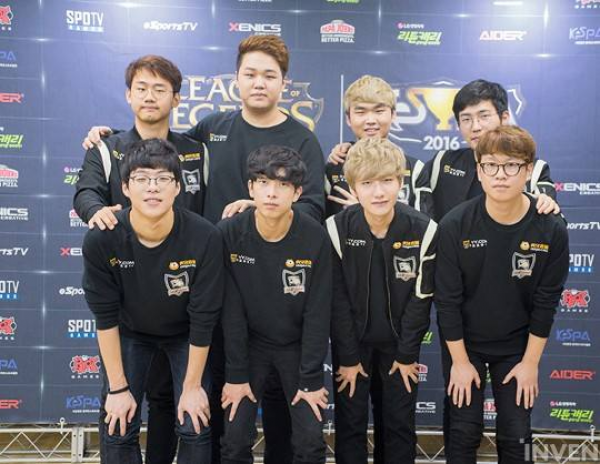 但足坛仍对 但足坛仍对