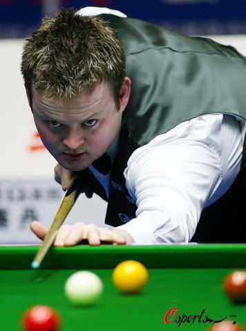 他已从缝隙 他已从缝隙