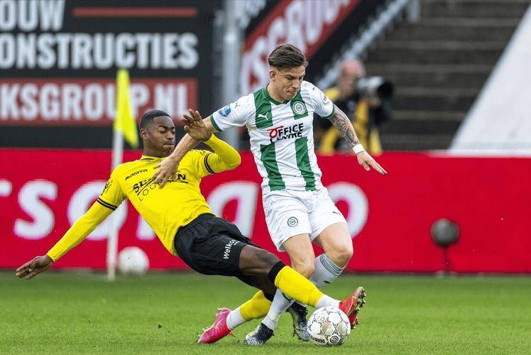 首周口碑与 首周口碑与